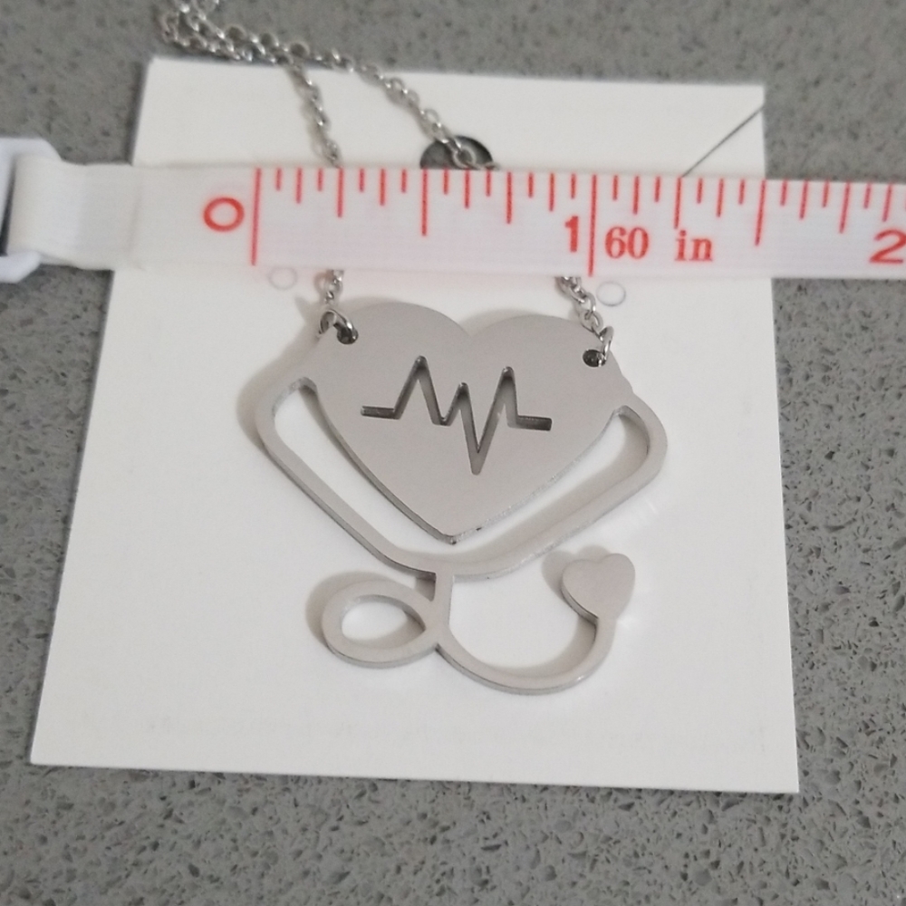 🆕️Stethoscope Heart necklace - Picture 8 of 8
